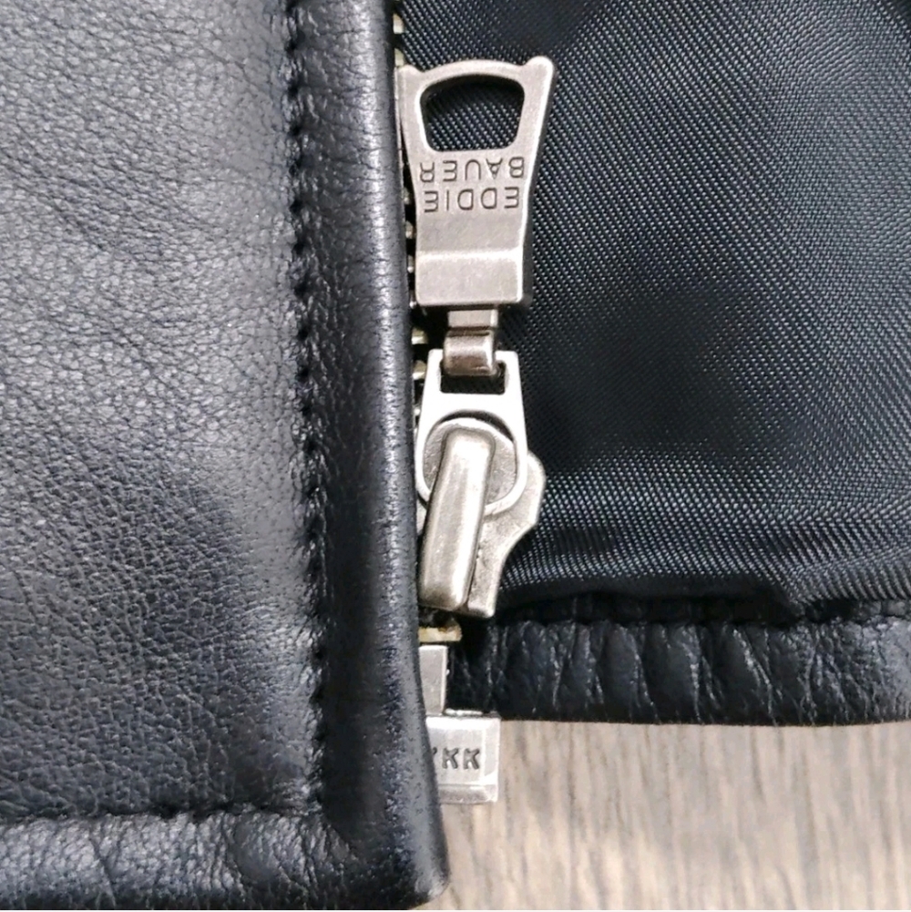 Eddie Bauer Women's Leather Jacket Size L. - Picture 7 of 11